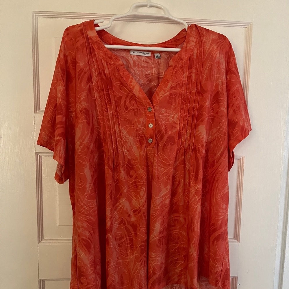 Woman’s short-sleeve shirt